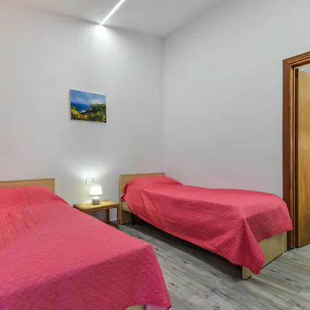 Bouganville * Palazzo (Livorno)